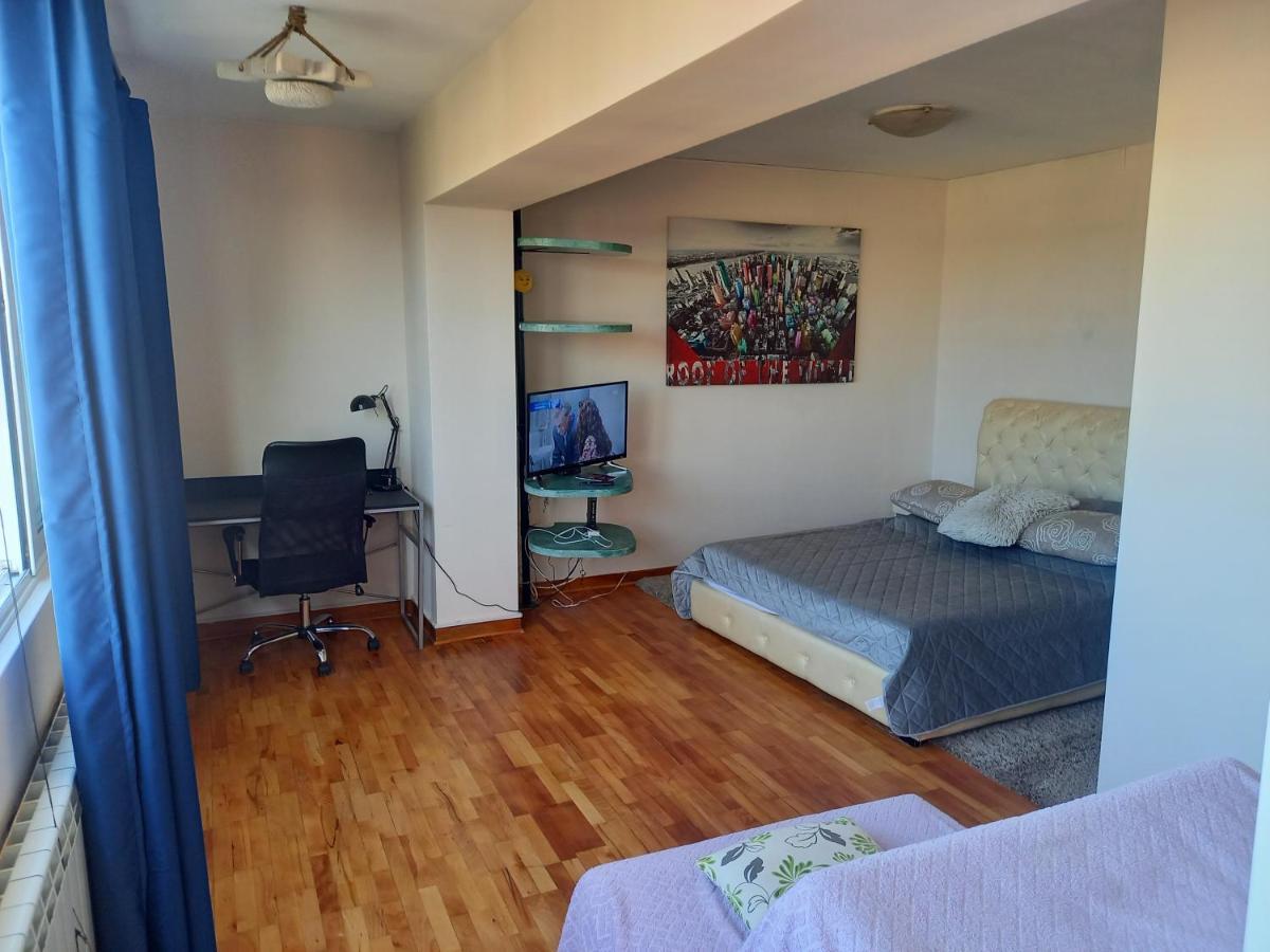 Top Studio Belgrade Luaran gambar